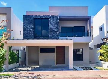 Casa · 356m² · 4 Recámaras · Casa Nueva y Lujosa en Lagos del Sol / New And Luxurious Home in Lagos del Sol