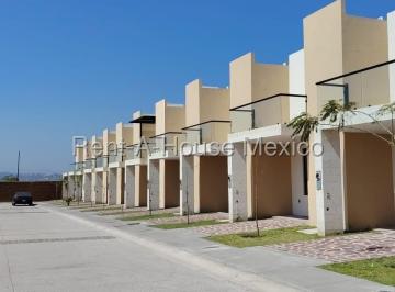 Casa de 3 habitaciones, Corregidora · Desarrollo Nuevo, Casas con Excelente Distribución