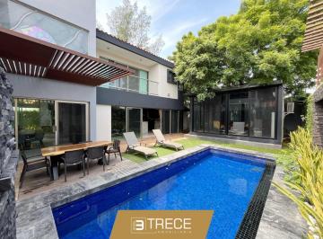 Casa · 580m² · 5 Recámaras · 3 Estacionamientos · Casa en Venta Fraccionamiento Vista Bella, Riviera Veracruzana, Alvarado