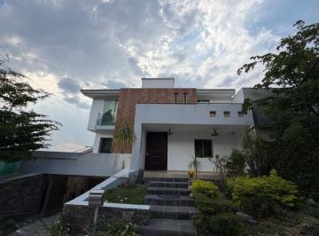 Casa en condominio de 6 habitaciones, Zapopan · Casa en Renta en Puerta del Bosque