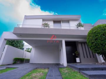 Casa en condominio de 4 habitaciones, Zapopan · Casa en Venta en Valle Real | 4 Recámaras (Una en Planta Baja) y Terraza