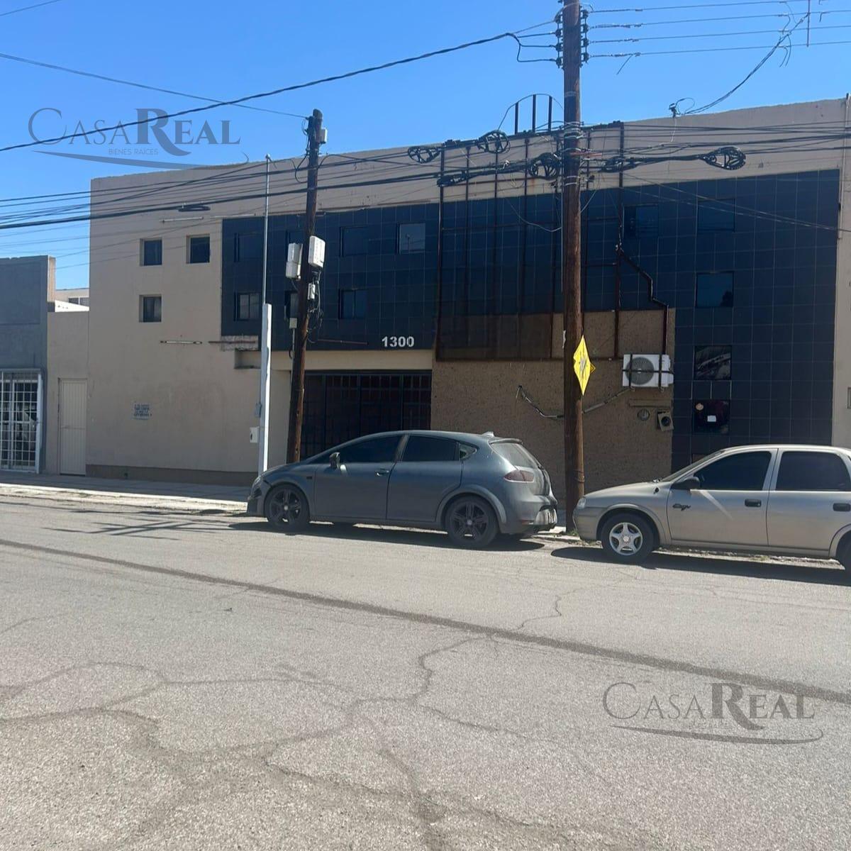 Edificio en Venta o Renta con Amplio Estacionamiento en San Felipe Chihuahua