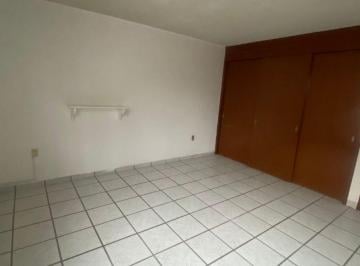 Casa de 3 habitaciones, León · Renta de Casa en Zona Puntoverde. Para Ofnas