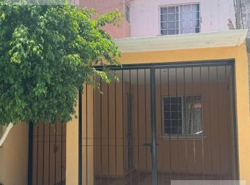 Casa · 110m² · 3 Recámaras · 1 Estacionamiento · Santo Domingo Casa Ampliada