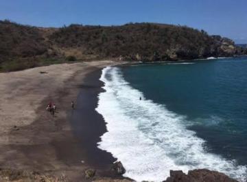 Terreno / Lote · 2000m² · Terreno Frente Al Mar Boca de Iguanas