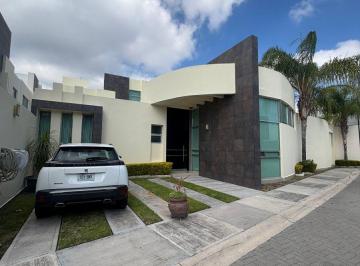 Casa en condominio de 3 habitaciones, Querétaro · Preciosa Casa de Una Planta en Privada