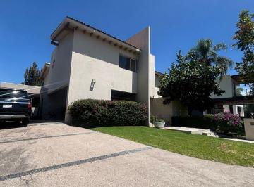 Casa en condominio de 3 habitaciones, Querétaro · Preciosa Casa Estilo Mexicano en Renta en El Campanario