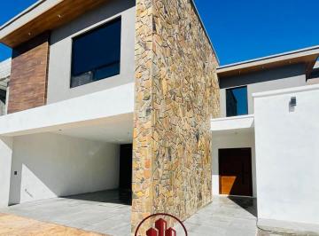 Casa de 4 habitaciones, Arteaga · Casa en Venta, Sector Privado La Joya. Arteaga