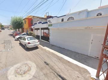 Casa de 2 habitaciones, Corregidora · Casa en Remate en Agustinos, Camino Real, El Pueblito, Querétaro.