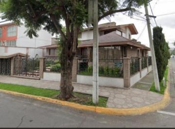 Casa de 5 habitaciones, Tlalnepantla de Baz · Venta de Casa en Blvd de Lois Continentes Valle Dorado