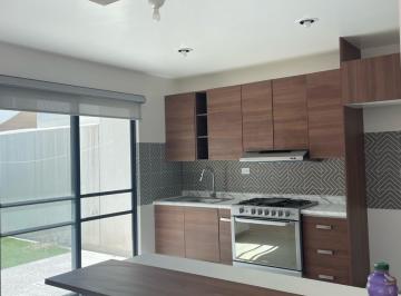 Casa · 180m² · 3 Recámaras · 2 Estacionamientos · Casa en Renta en Frac. Catara
