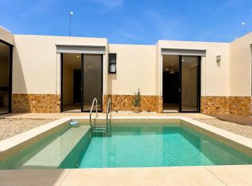 Casa · 226m² · 3 Recámaras · 2 Estacionamientos · Cas en Venta 3 Recamaras Alberca en Privada Temozon Norte (Fvc - 2832)