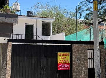 Casa de 2 habitaciones, León · Casa Duplex en Venta! Oportunidad de Inversión, Lista Para Habitar