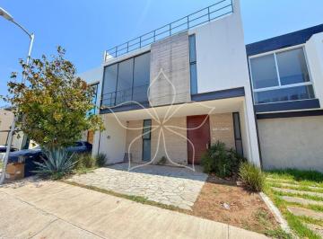 Casa de 3 habitaciones, Zapopan · Residencia en Venta en Valle Imperial, Jal, Zapopan.