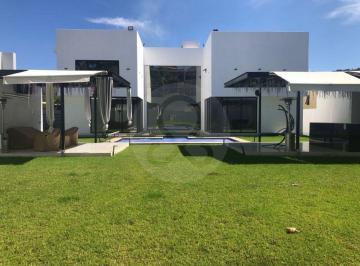Bienvenido al epítome del lujo y la sofisticación en el prestigioso Fraccionamie · Cañadas: Casa en Venta en Las Cañadas