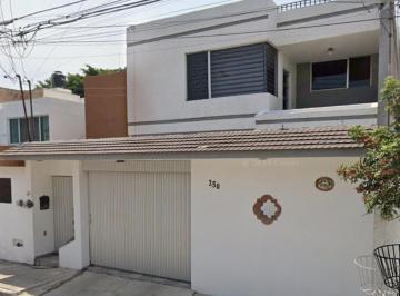 Casa de 4 habitaciones, Corregidora · Excelente Propiedad en Una de Las Mejores Zonas de Queretaro Aun Costo Inigualable