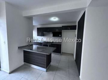 Casa · 132m² · 3 Recámaras · 2 Estacionamientos · Renta Casa en Zibatá con Doble Seguridad y Amplios Espacios Rah2995