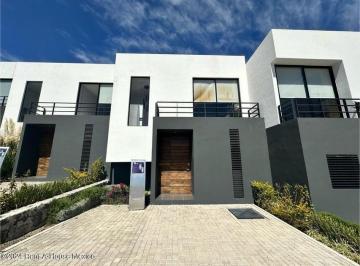 Casa · 100m² · 2 Recámaras · 2 Estacionamientos · Zibatá Casa con Ventanales de Piso a Techo y Excelente Iluminación Rah23