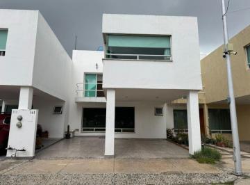 Casa de 4 habitaciones, León · Venta de Casa en Pedregal del Campestre