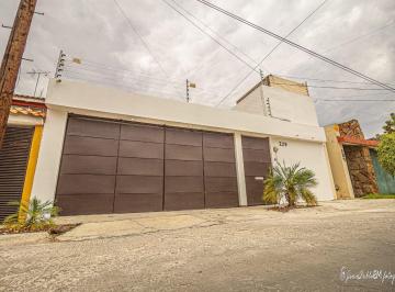 Casa · 250m² · 3 Recámaras · 2 Estacionamientos · Casa en Venta en Lomas