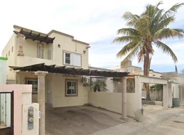 Casa de 4 habitaciones, Los Cabos · Casa en Remate en El Vergel, Santiago de Querétaro, Querétaro.