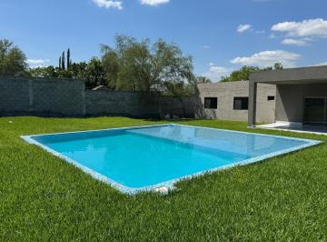Quinta · 1000m² · 2 Recámaras · 10 Estacionamientos · Quinta en Allende