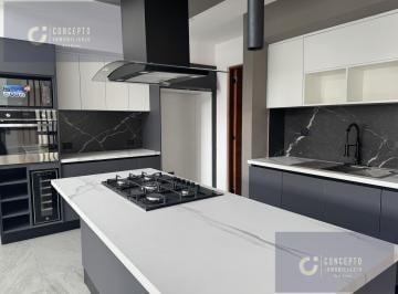 Casa · 327m² · 4 Recámaras · 2 Estacionamientos · Casa en Venta Residencial Vía Cumbres