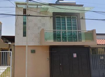 Casa de 3 habitaciones, Uruapan · Venta de Casa en Villa de La Fuente Uruapan Michoacan