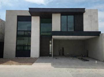 Casa · 318m² · 4 Recámaras · 2 Estacionamientos · Casa en Rincon de Alcantara