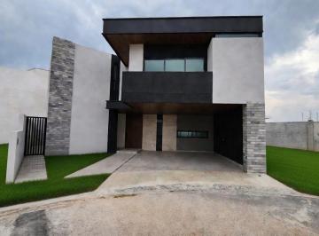 Casa · 327m² · 4 Recámaras · Casa en Residencial Las Canteras