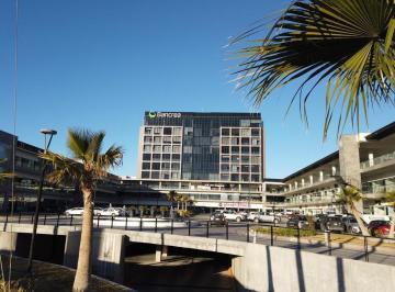 Local comercial · 54m² · 1 Estacionamiento · Los Doctores