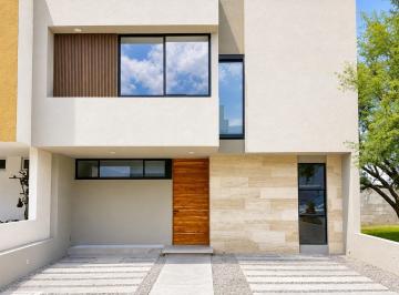 Casa en condominio · 190m² · 4 Recámaras · 2 Estacionamientos · Casa en Condominio - Codominio Zen Life Residencial I