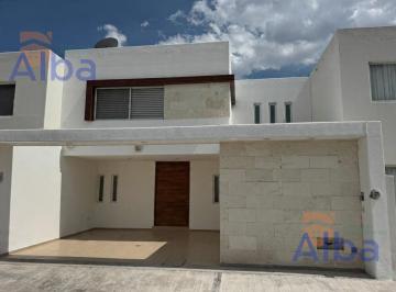 Casa · 187m² · 3 Recámaras · 2 Estacionamientos · Casa en Renta en Coto Andaluz Zona La Querencia