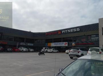 Local comercial · 60m² · 50 Estacionamientos · Local en Renta