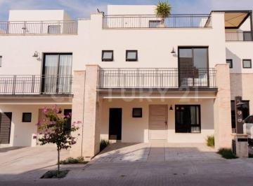 Casa · 186m² · 3 Recámaras · 2 Estacionamientos · Casa en Venta El Salitre