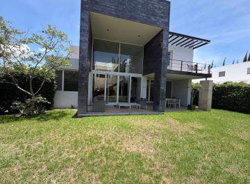 Casa de 4 habitaciones, Querétaro · Casa de 750 m² con 4 Habitaciones en Venta y Renta en El Campanario