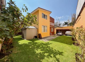 Casa fresca, con hermoso jardín · Casa en Venta en Ocotepec, Zona Norte de Cuernavaca