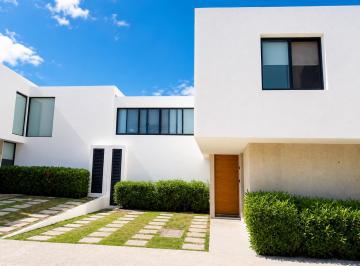 Casa en condominio · 176m² · 4 Recámaras · 2 Estacionamientos · Casa en Condominio - Fraccionamiento Altos Juriquilla