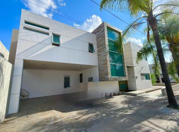 Casa de 3 habitaciones, Aguascalientes · Casa en Venta en Aguascalientes Norte en Reserva San Cristobal Super Amplia en Esquina
