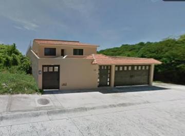 Casa de 4 habitaciones, Santa María Huatulco · Se Vende Propiedad en Excelente Precio. Col. Crucecita, Hutulco, Oaxaca