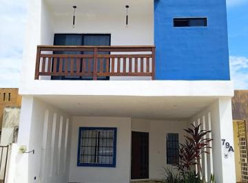 Casa · 300m² · 3 Recámaras · 2 Estacionamientos · Casa en 2 Niveles en Conjunto en Renta