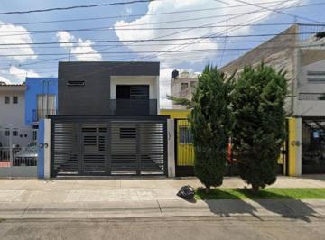 Casa de 3 habitaciones, Guadalajara · Se Vende Casa en Excelente Precio, Col. Los Arrayanes, Guadalajara Jalisco