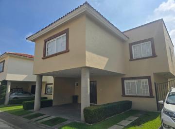 Casa en condominio de 3 habitaciones, Metepec · Casa N Venta Sn Jeronimo Metepec Cn Jardin Condominio por Ave Comonfort y Ave Solidaridad Las Torres