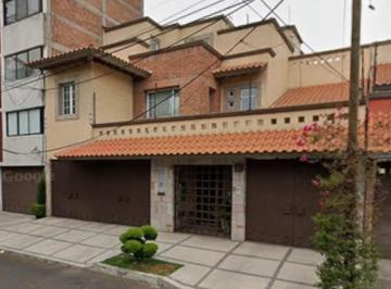 Casa de 5 habitaciones, Coyoacán · Se Vende Casa en Col. del Carme, Coyoacan, Cdmx