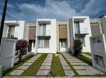 Casa en Venta – Altamira Diamante
¡Tu próximo hogar te espera en una de las zona · Altamira Diamante, El Mirador, Queretaro, Casa en Venta 2 Recamaras 3 Baños