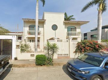Casa de 4 habitaciones, Puerto Vallarta · Se Vende Excelente Casa Col. Fluvil Vallarta, Puerto Vallarta Jalisco