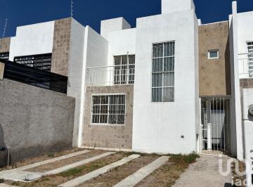 Casa · 101m² · 3 Recámaras · 2 Estacionamientos · Casa en Renta en Stacia Residencial Aguascalientes