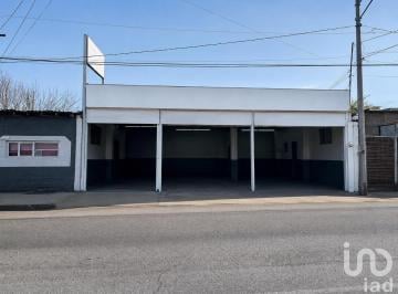Bodega comercial · 336m² · 3 Recámaras · Taller con Oficinas en Venta Area Granjero Solo Contado