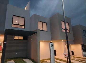 Casa · 93m² · 2 Recámaras · 2 Estacionamientos · Casa en Condominio en Venta, Excelente Ubicaciòn.