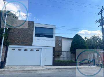 Casa · 385m² · 6 Recámaras · 5 Estacionamientos · Casa en Renta Valle Las Brisas Monterrey